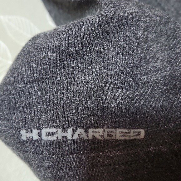 Under Armour T-Shirt - Picture 4 of 5